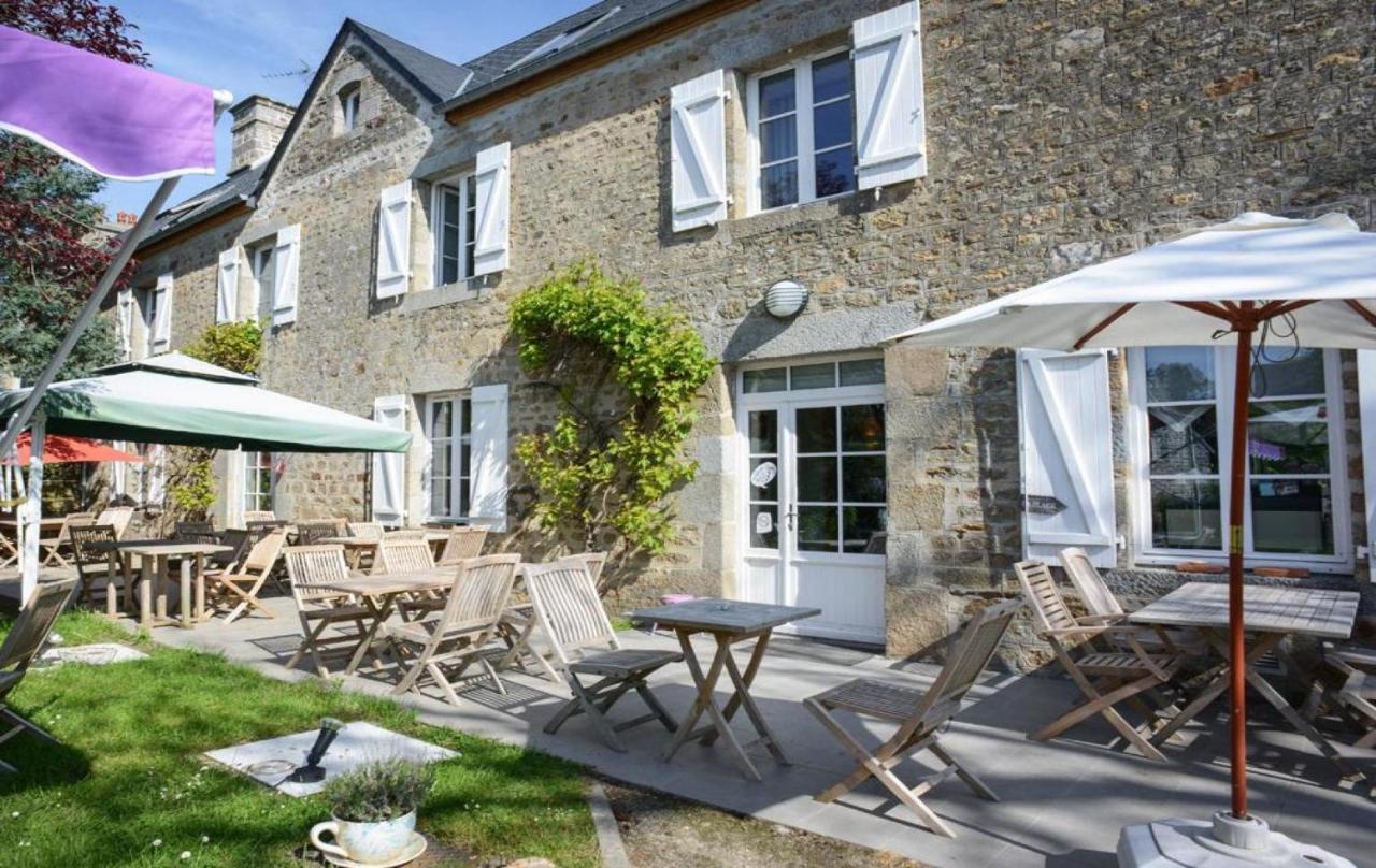 Logis Auberge De Carolles Exterior foto