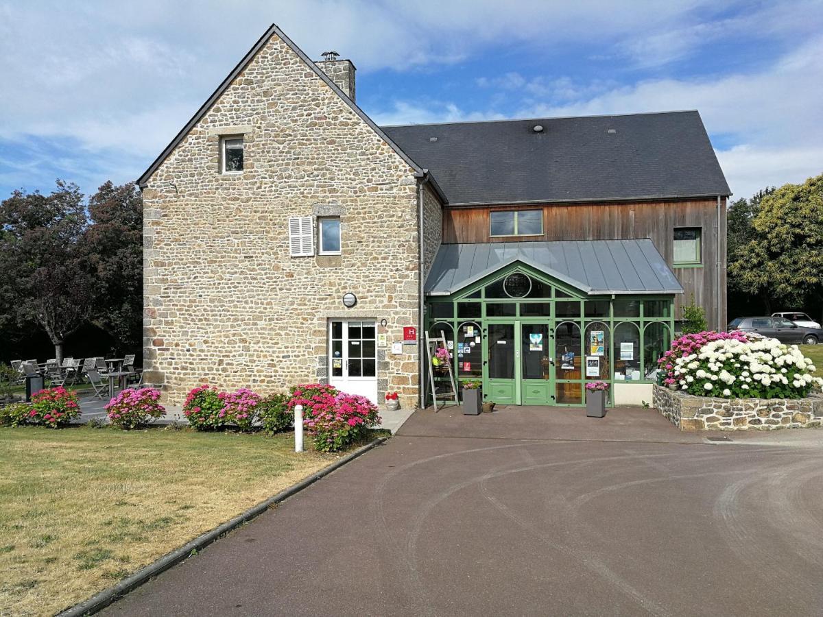 Logis Auberge De Carolles Exterior foto