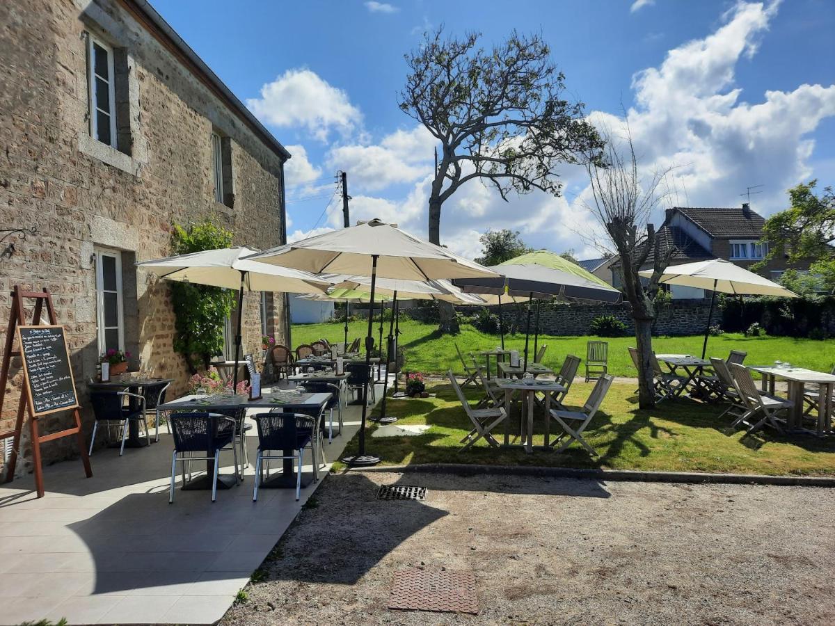 Logis Auberge De Carolles Exterior foto